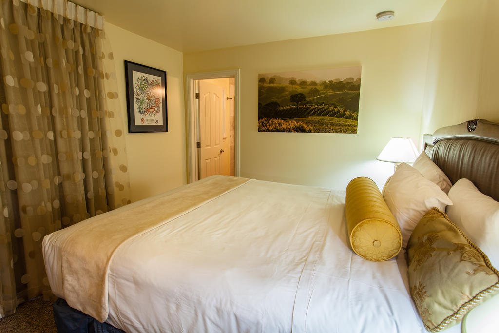 The Vendange Carmel Inn & Suites الغرفة الصورة