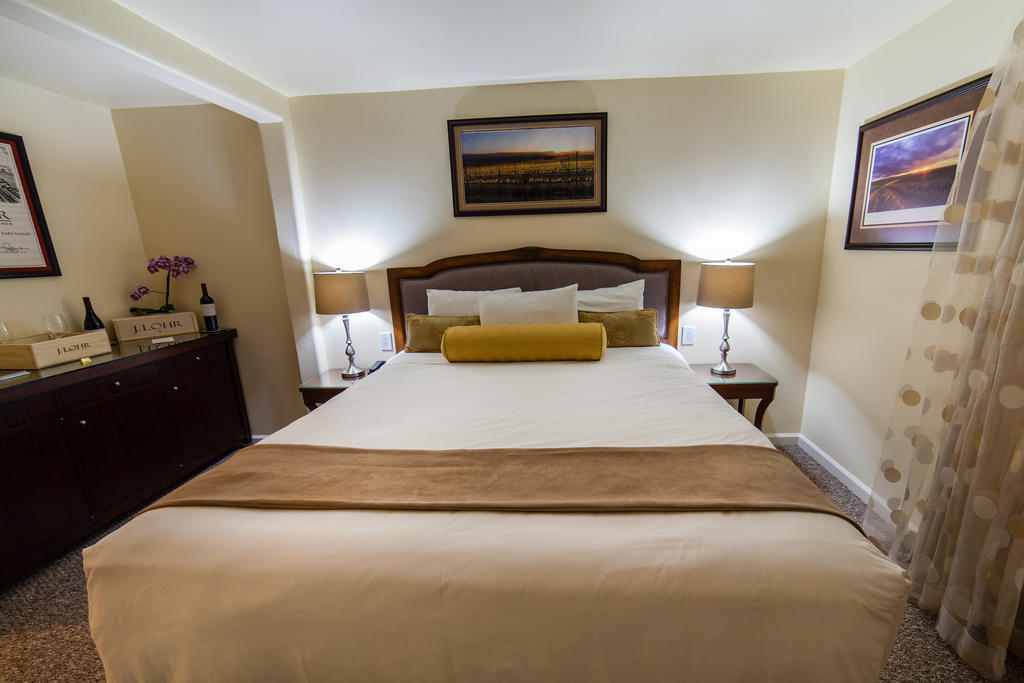 The Vendange Carmel Inn & Suites الغرفة الصورة